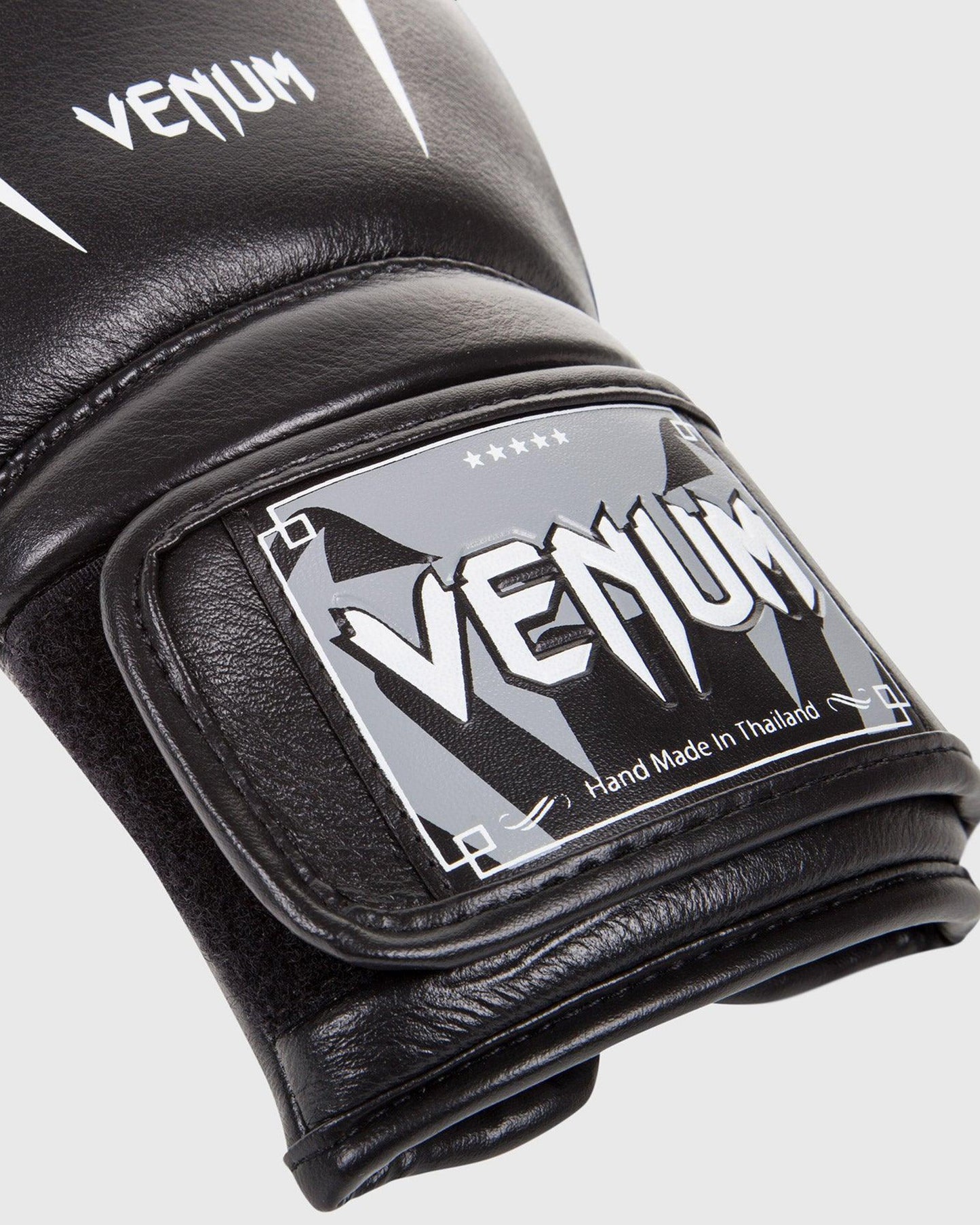 Venum Giant 3.0 Boxing Gloves - Nappa Leather