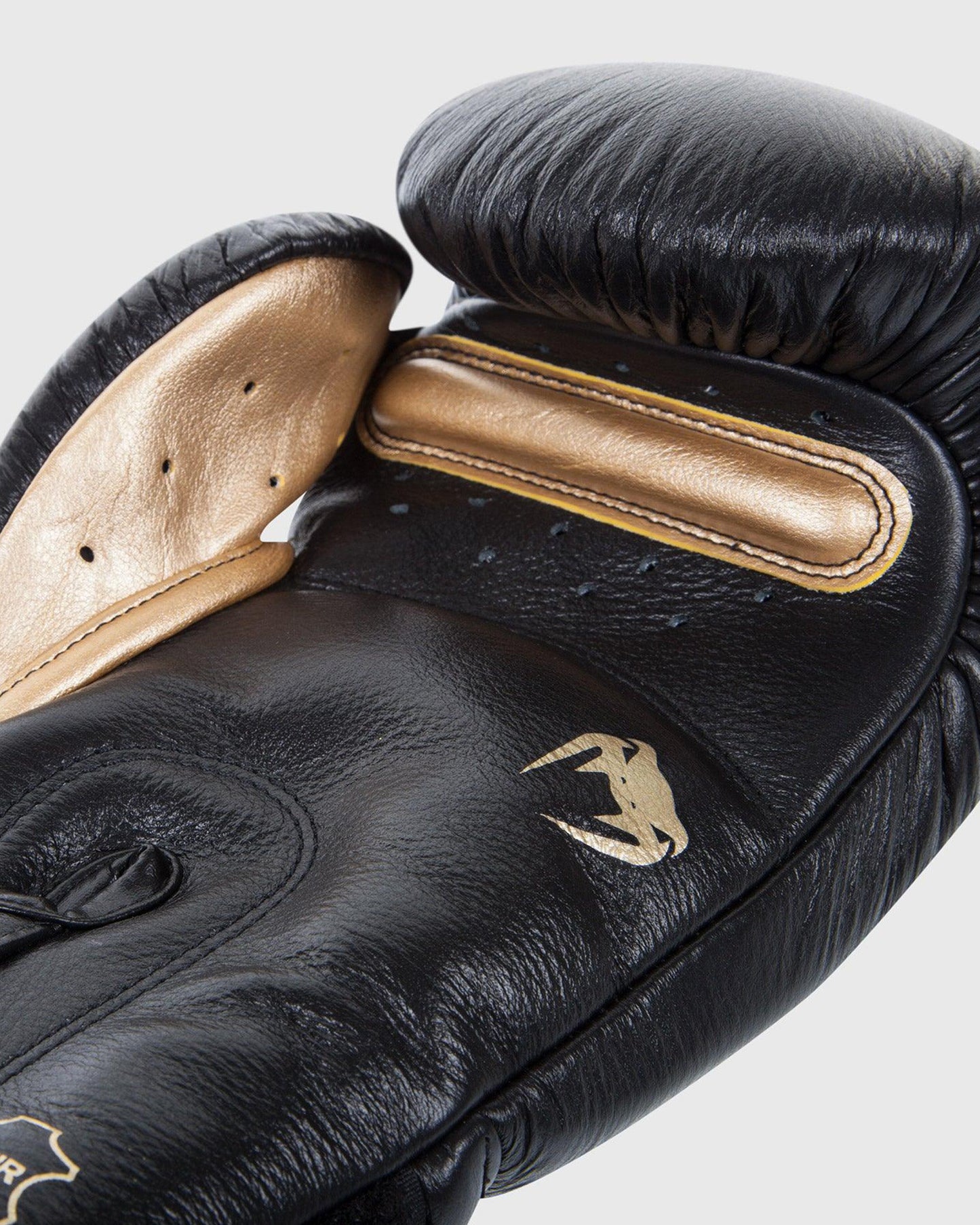Venum Giant 3.0 Boxing Gloves - Nappa Leather