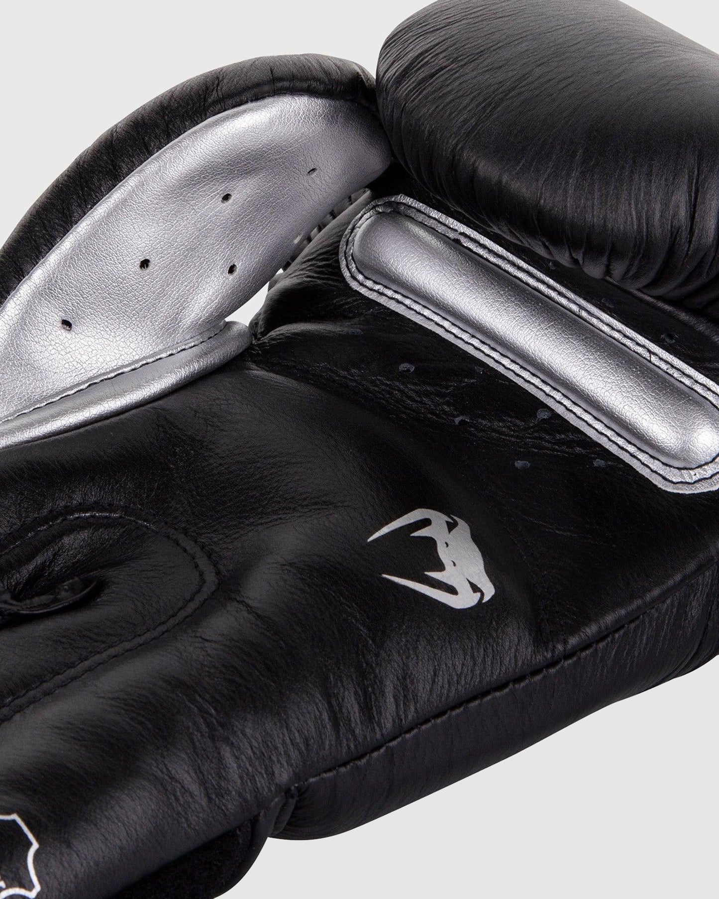 Venum Giant 3.0 Boxing Gloves - Nappa Leather