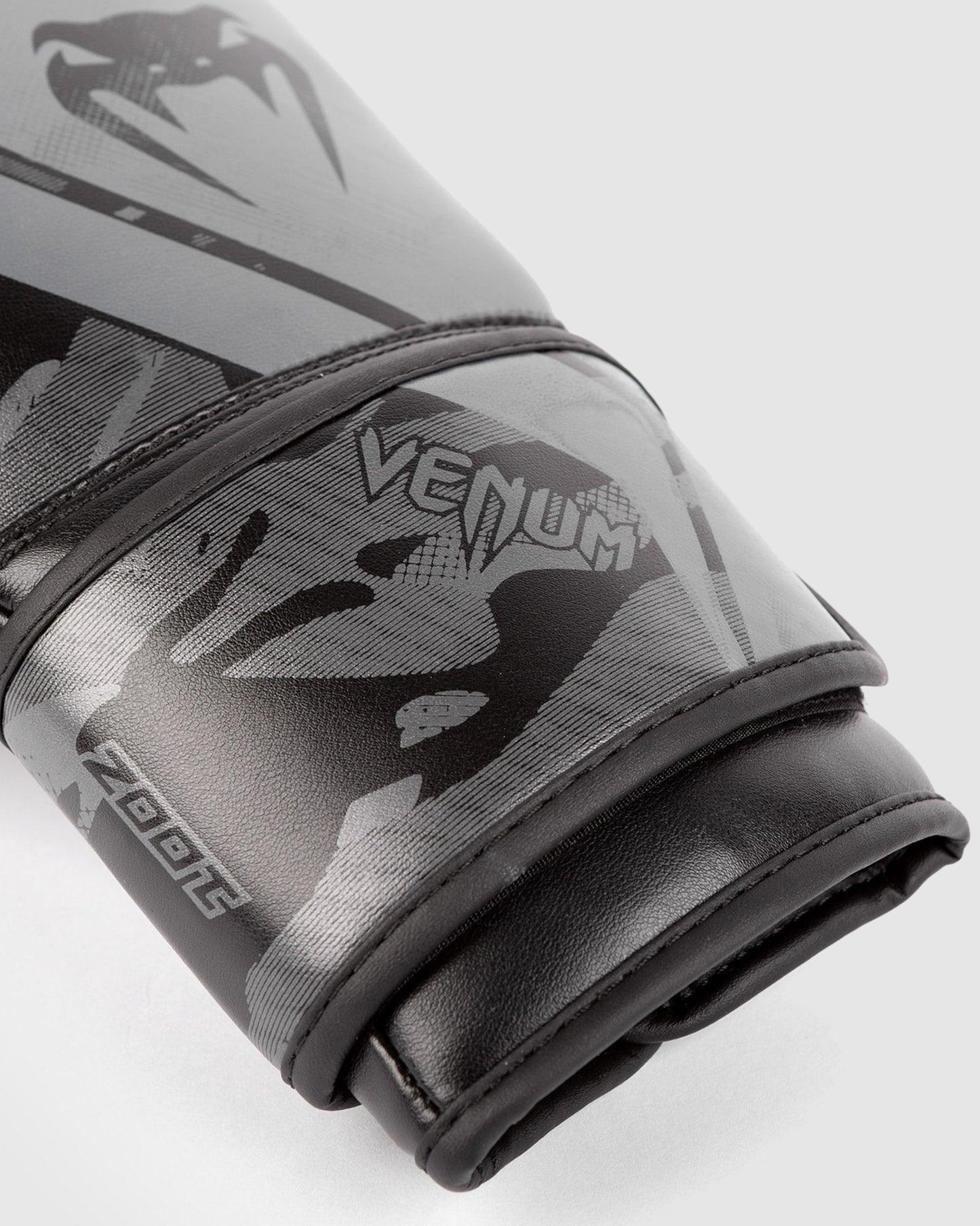 Venum Defender Contender 2.0 Boxing Gloves - Black/Black