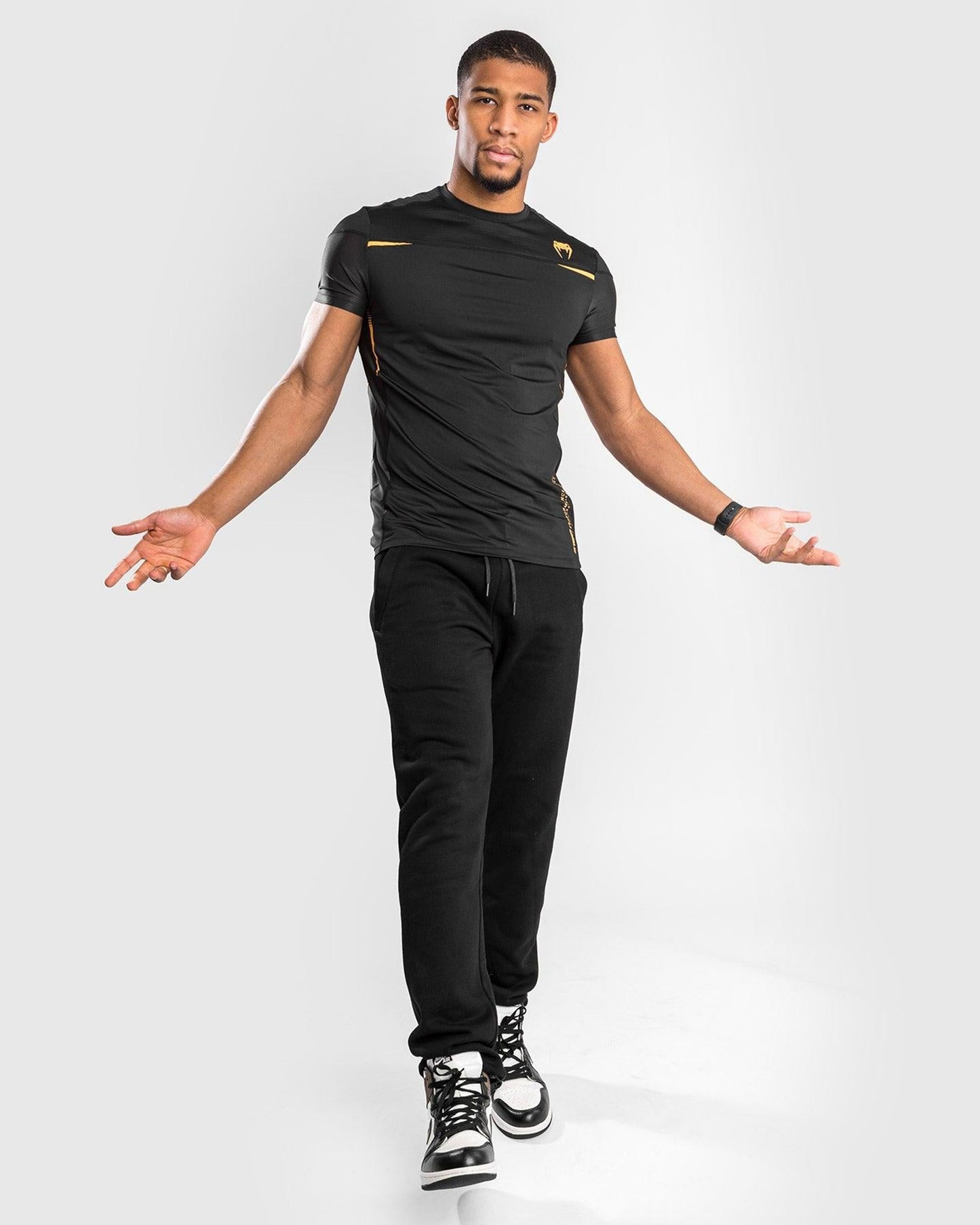 Venum Tempest 2.0 Dry tech T-shirt - Black/Gold